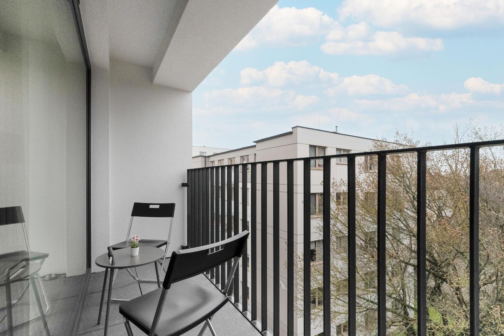 Spacious With Balcony By Rent Like Apartment Poznan
